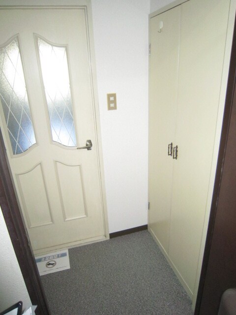 物件内観写真12　(玄関)