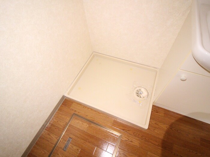 物件内観写真11　(洗濯機置場)