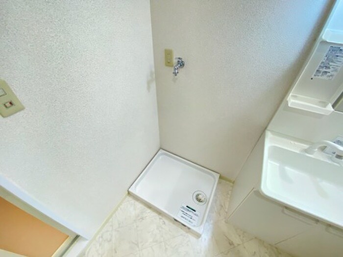 物件内観写真12　(洗濯機置場)