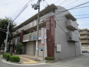 ファミール逆瀬外観写真