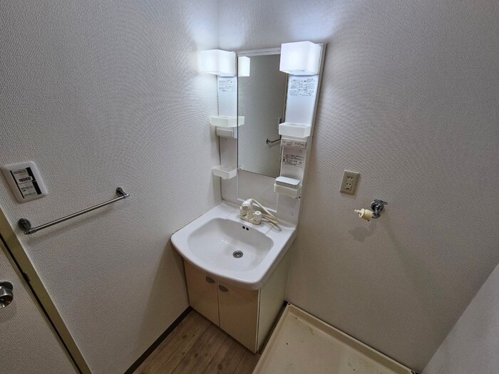 物件内観写真11　(洗面)