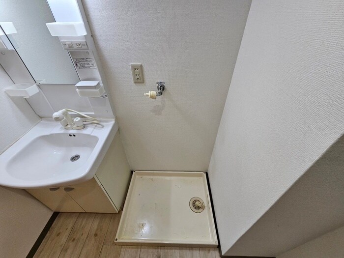 物件内観写真14　(洗濯機置場)