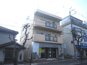 森本ビル外観写真