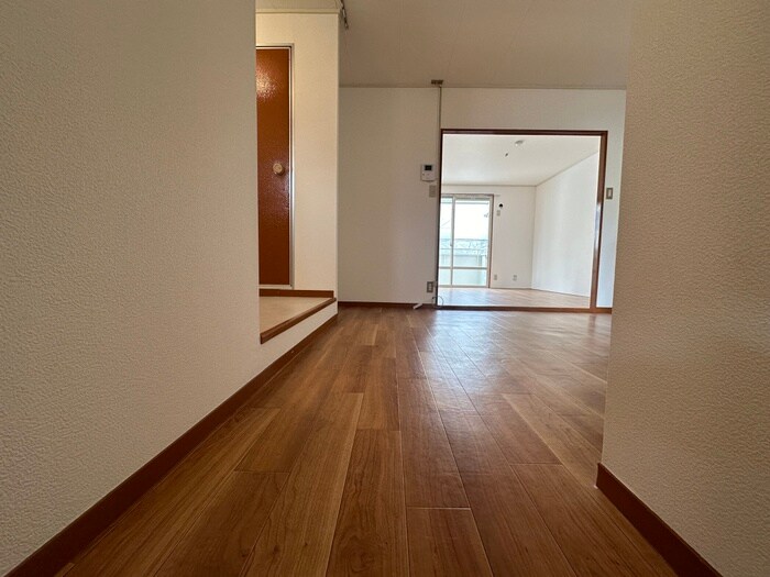 物件内観写真15　(廊下)