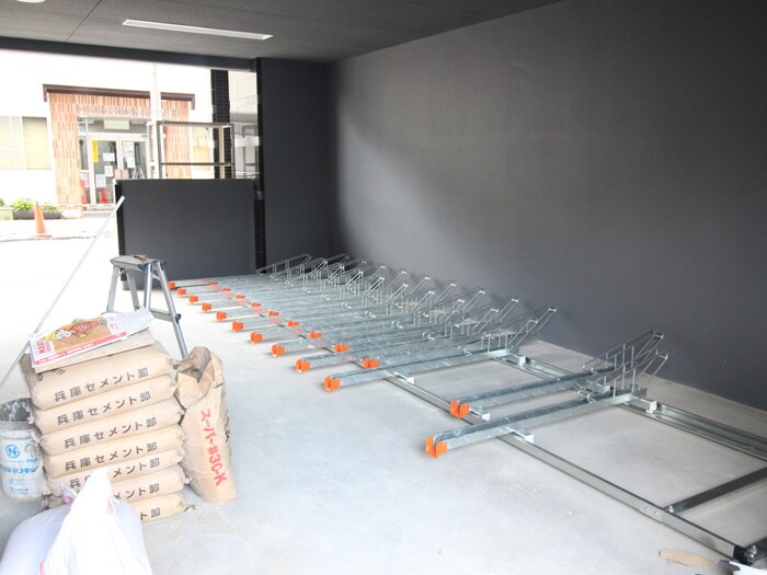 物件外観写真3　(駐輪場)