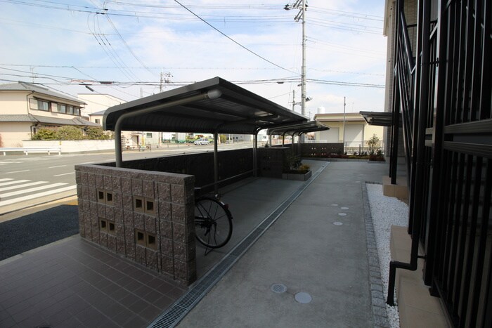 物件外観写真5　(駐輪場)