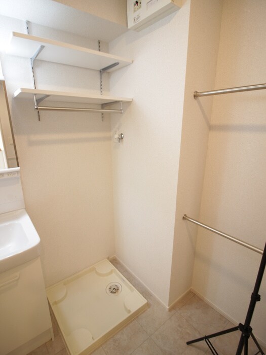 物件内観写真20　(洗濯機置場)