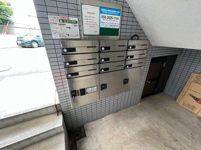 物件外観写真4　(建物設備)