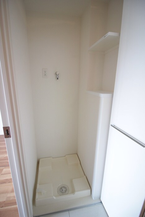 物件内観写真14　(洗濯機置場)