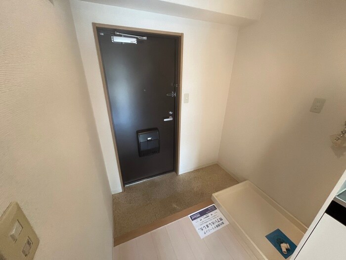 物件内観写真14　(玄関)
