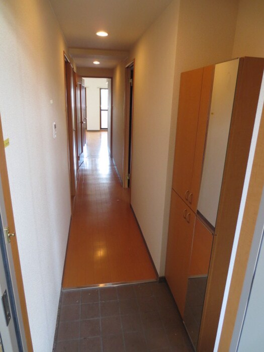 物件内観写真7　(玄関)