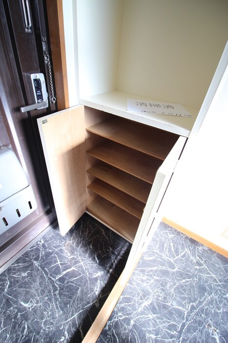 物件内観写真17　(靴箱)