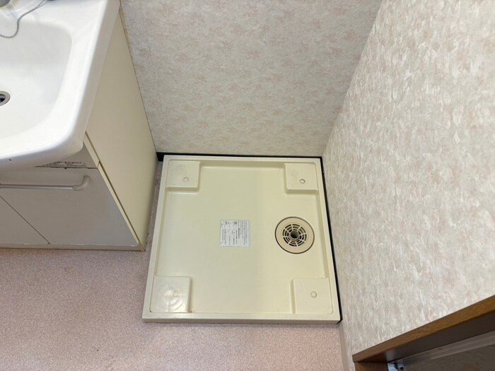 物件内観写真12　(洗濯機置場)