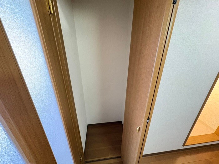 物件内観写真16　(収納)