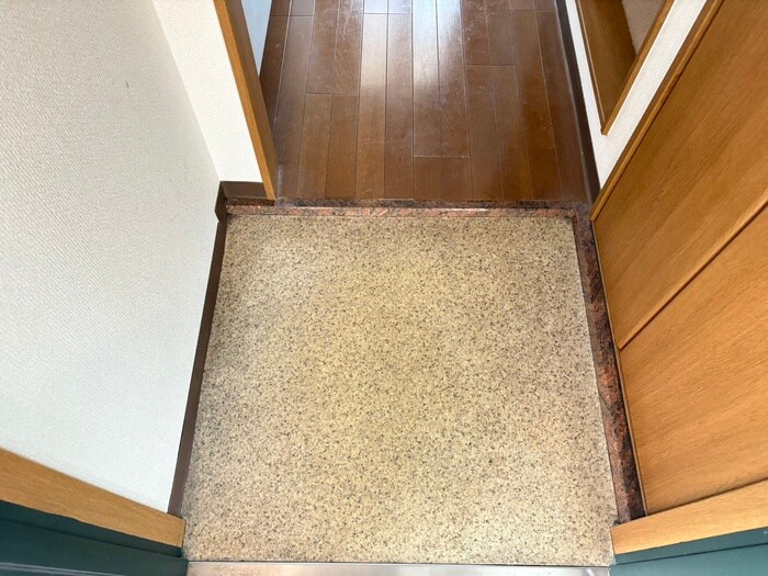 物件内観写真17　(玄関)