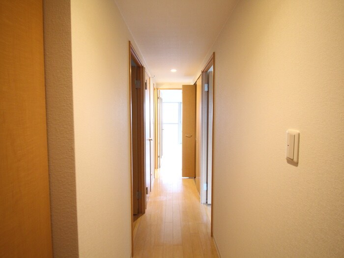 物件内観写真19　(廊下)