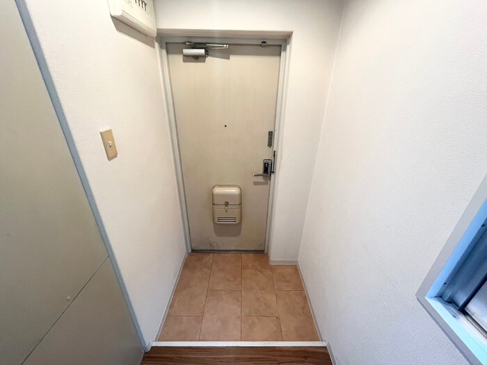 物件内観写真19　(玄関)