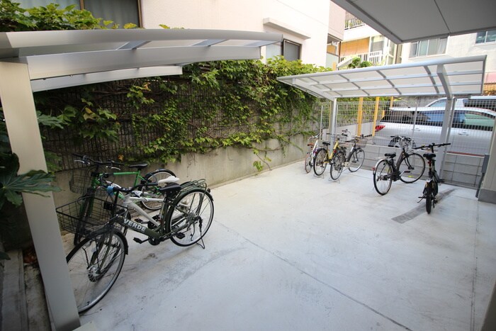物件外観写真5　(駐輪場)