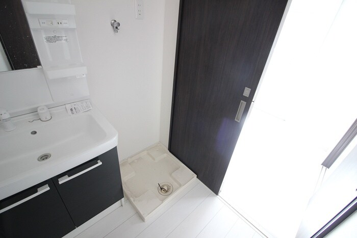 物件内観写真16　(洗濯機置場)