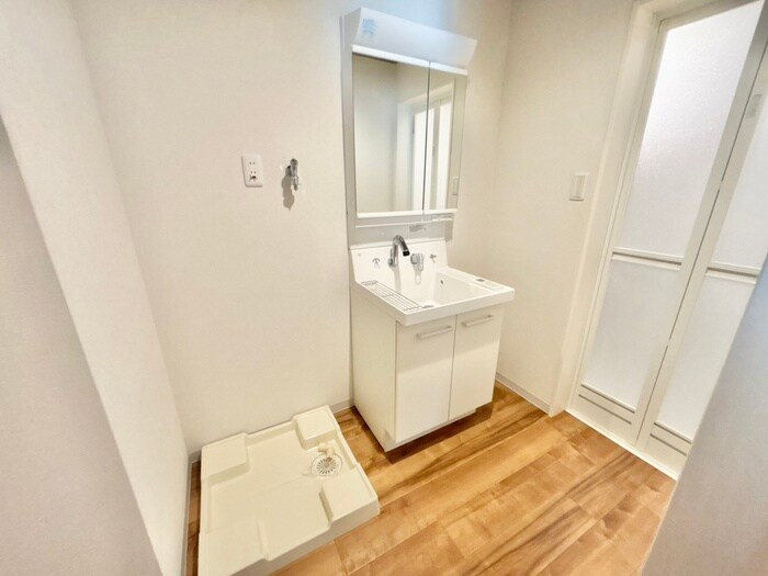 物件内観写真12　(洗濯機置場)