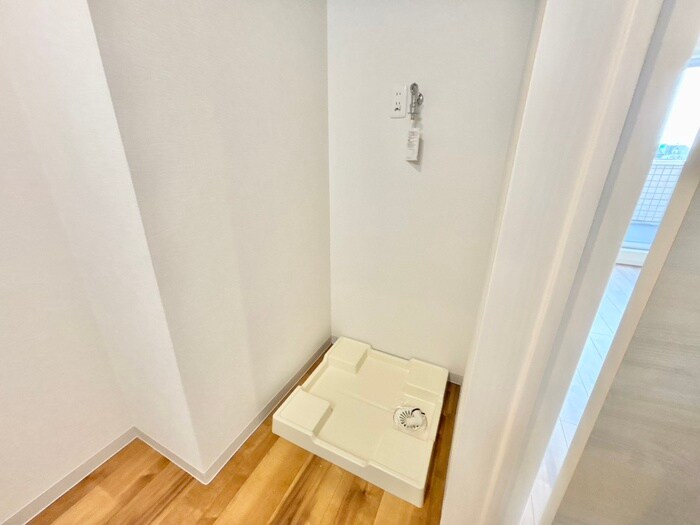 物件内観写真12　(洗濯機置場)