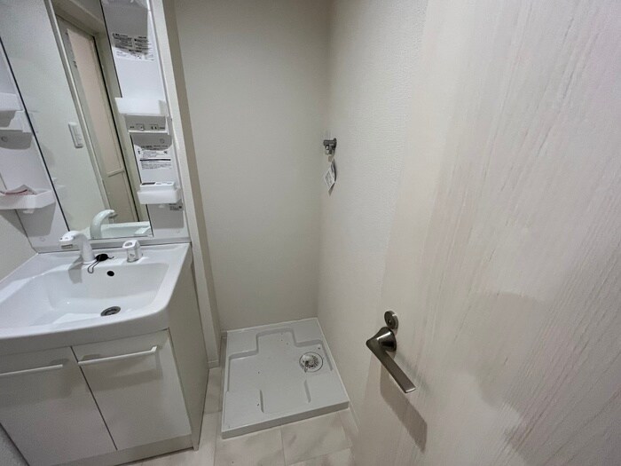 物件内観写真12　(洗濯機置場)