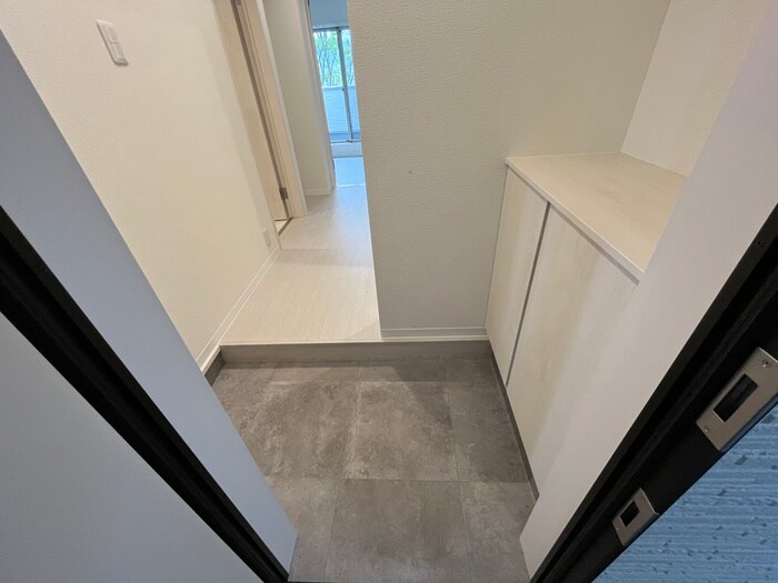 物件内観写真18　(玄関)