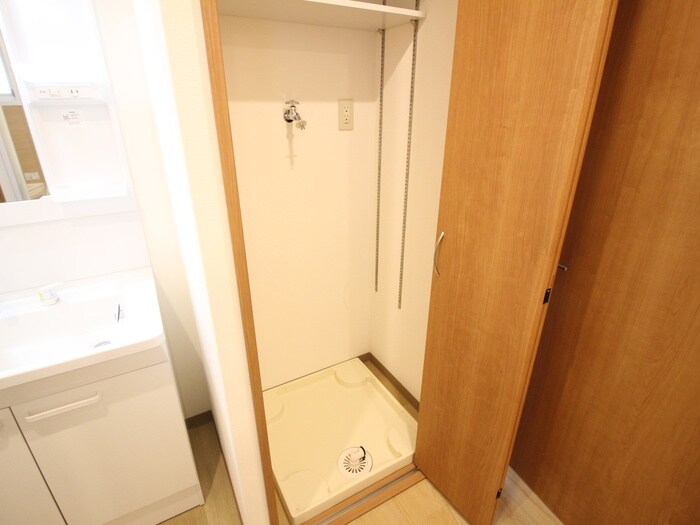 物件内観写真15　(洗濯機置場)