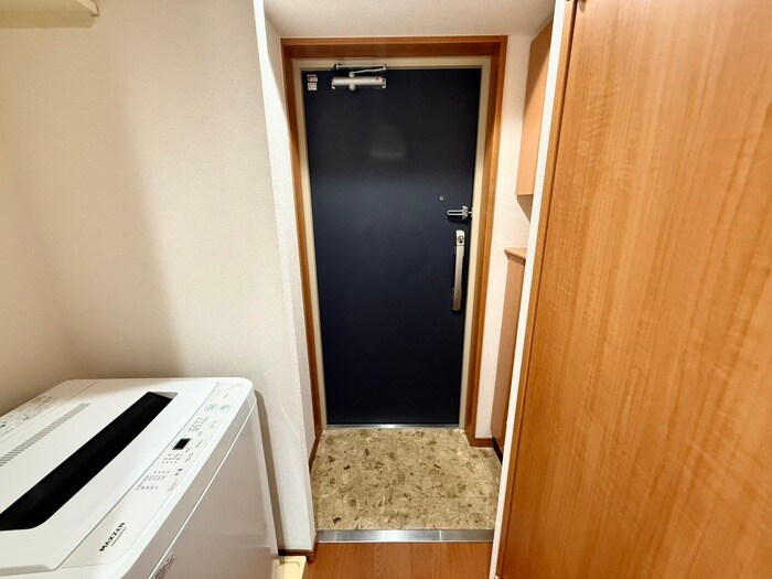 物件内観写真7　(玄関)