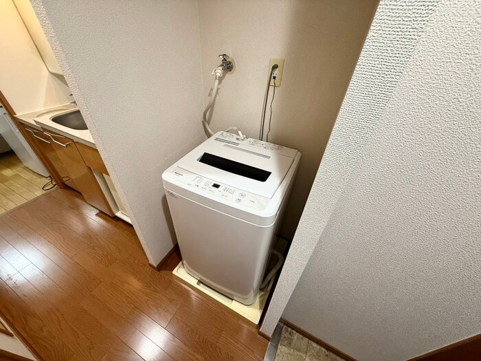 物件内観写真12　(洗濯機置場)