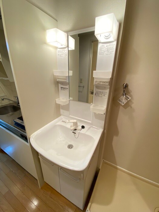 物件内観写真8　(洗面)