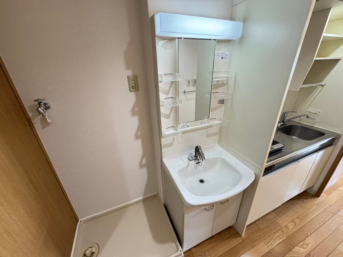 物件内観写真8　(洗面)