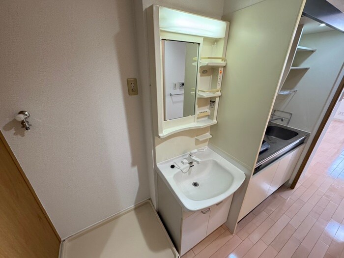 物件内観写真8　(洗面)