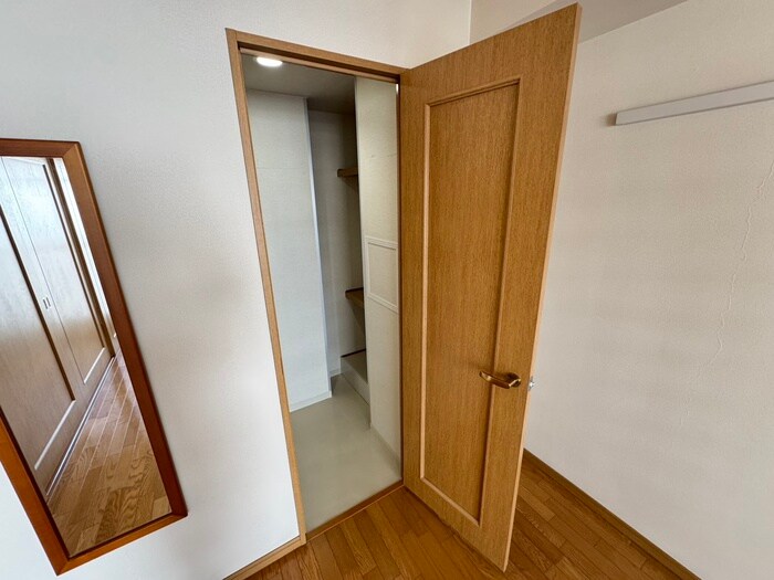 物件内観写真15　(収納)