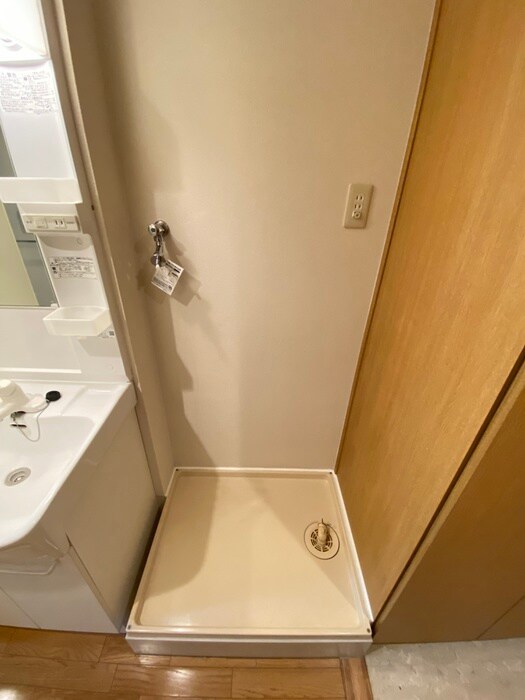 物件内観写真17　(洗濯機置場)