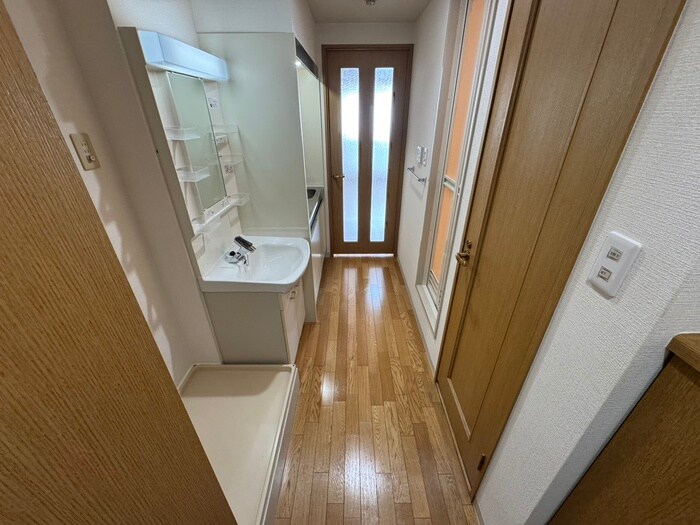 物件内観写真19　(廊下)