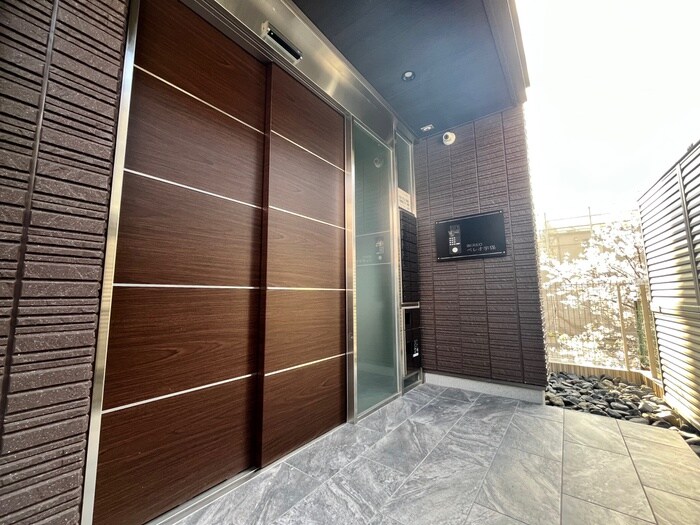 物件外観写真5　(エントランス部分)