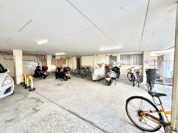 駐輪場