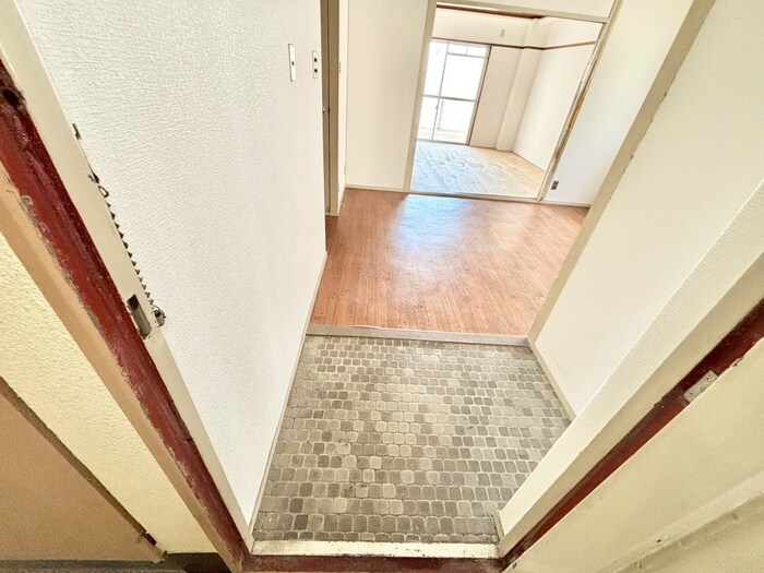物件内観写真17　(玄関)