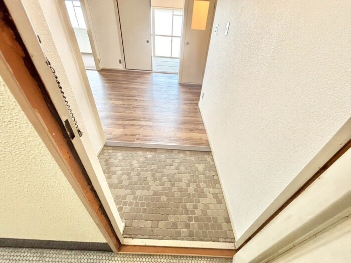 物件内観写真18　(玄関)