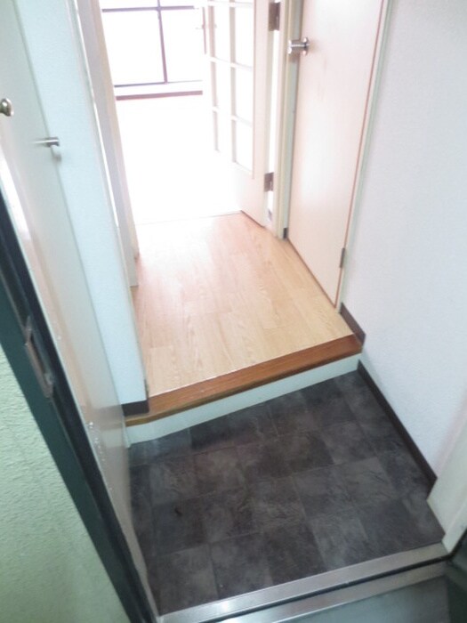 物件内観写真7　(玄関)