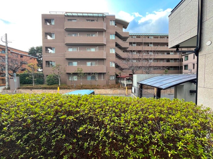 物件内観写真20　(室内からの展望)