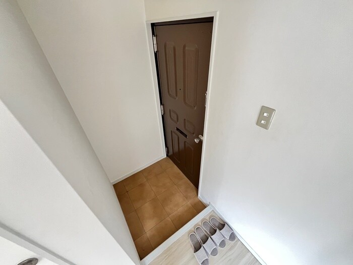 物件内観写真18　(玄関)