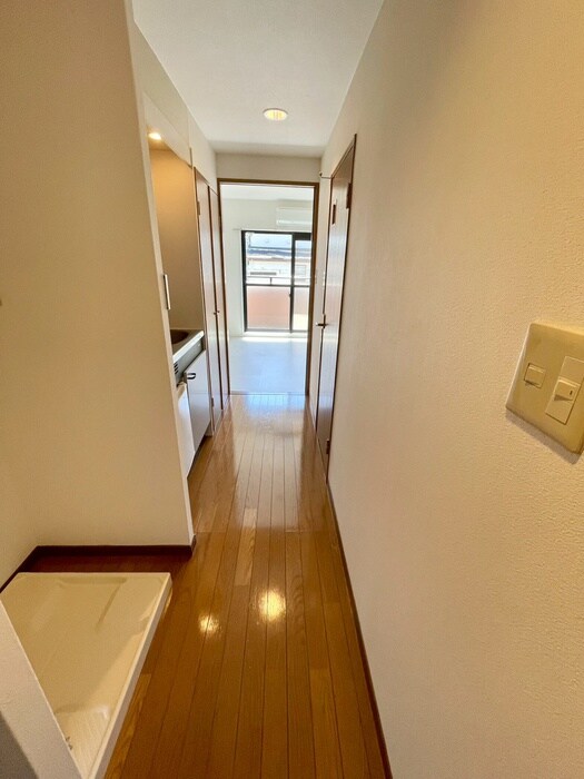 物件内観写真17　(廊下)