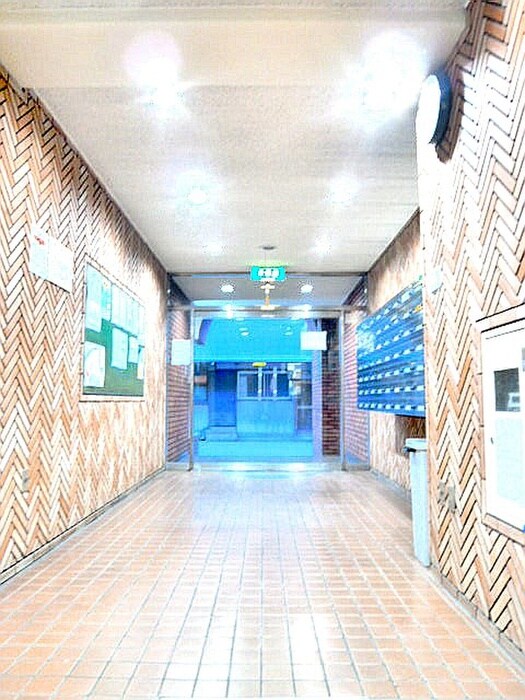 物件外観写真3　(エントランス部分)