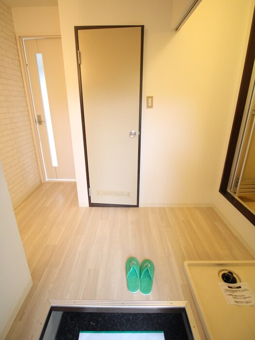 物件内観写真19　(玄関)