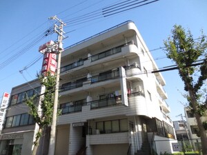 第一ハイツ中山外観写真