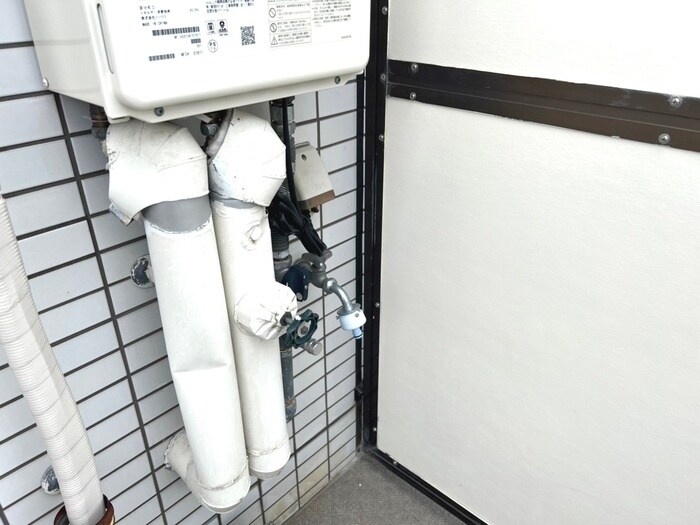 物件内観写真16　(洗濯機置場)