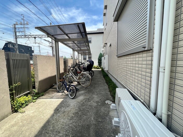 物件外観写真6　(駐輪場)