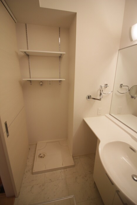 物件内観写真13　(洗濯機置場)